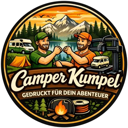 Das Camper-Kumpel-Emblem: zwei Kumpel vor Bergen, Wohnmobil und 3D-Drucker